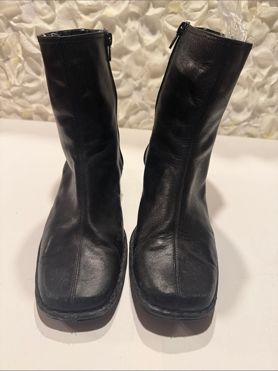 Bandolino Shoes - Bandolino Vintage Black Leather Ankle Zip Boots